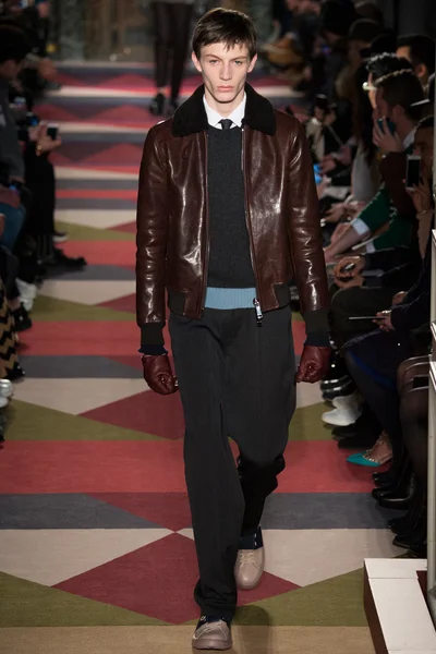 Look 27